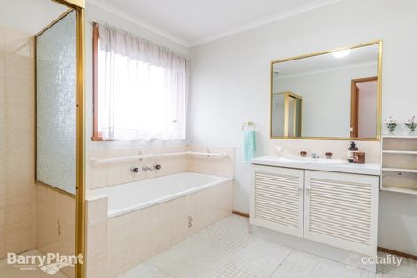 Property photo of 23 Wondalea Crescent Wantirna VIC 3152