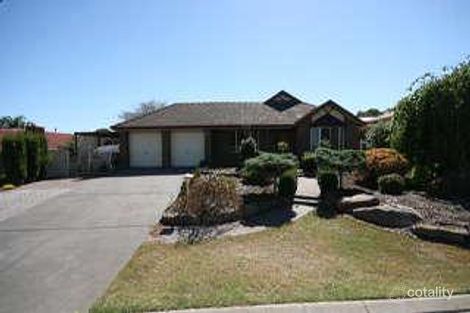 27 Horseshoe Dr, Woodcroft, SA 5162