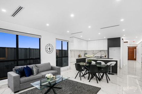 Property photo of 27 Adansonia Circuit Mickleham VIC 3064