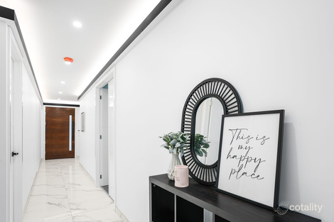 Property photo of 27 Adansonia Circuit Mickleham VIC 3064