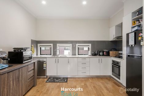Property photo of 38 Alexander Circuit Craigieburn VIC 3064