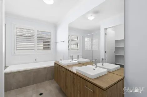 Property photo of 11 Barracks Court Warner QLD 4500