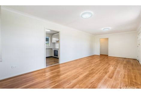 Property photo of 23 Hillview Parade Lurnea NSW 2170