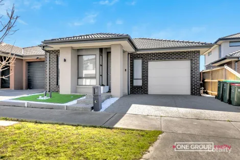 32 Feathertop Cres, Donnybrook, VIC 3064
