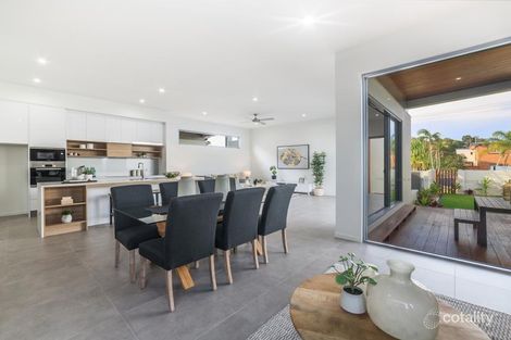 2 Drome St, Runaway Bay, QLD 4216