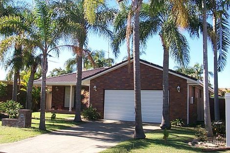 9 Welby St, Broadbeach Waters, QLD 4218