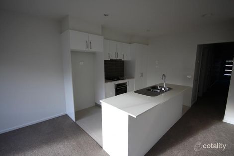 Property photo of 21 Denistoun Crescent Cranbourne VIC 3977