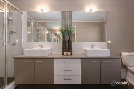 Property photo of 68 Flindersia Crescent Seventeen Mile Rocks QLD 4073