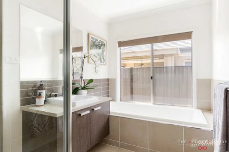 Property photo of 28 Falabela Road Clyde North VIC 3978