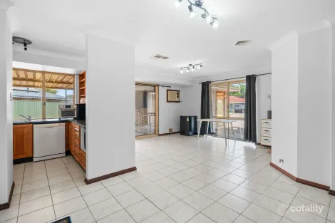 Property photo of 10 Kentia Close Warnbro WA 6169