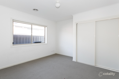 Property photo of 5 Elderberry Way Pakenham VIC 3810