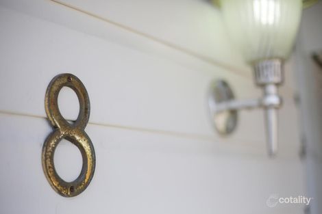 Property photo of 8 Silvester Crescent St Albans VIC 3021