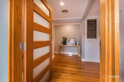 Property photo of 18 Emanuel Drive Seaford VIC 3198