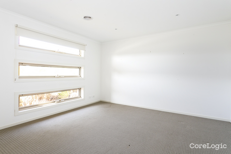 Property photo of 5 Elderberry Way Pakenham VIC 3810