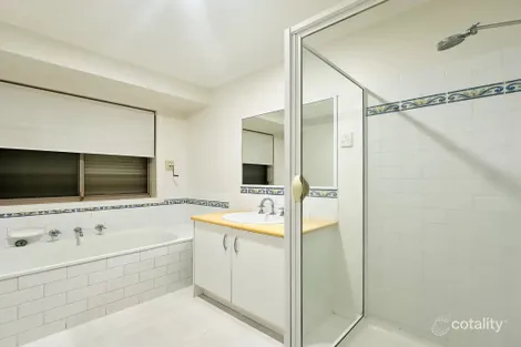 Property photo of 3 Almands Avenue Roxburgh Park VIC 3064