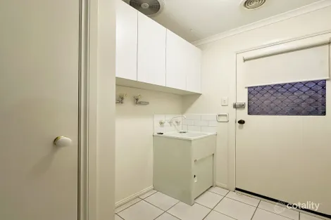 Property photo of 3 Almands Avenue Roxburgh Park VIC 3064