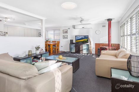 Property photo of 9 Elouera Crescent Kanahooka NSW 2530