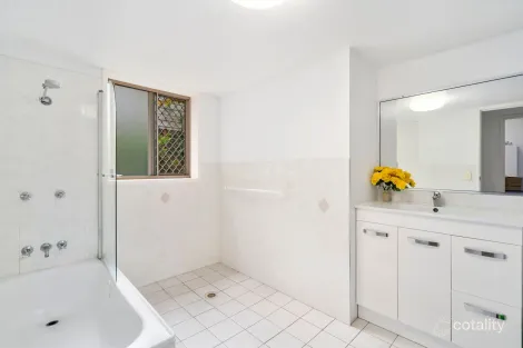 Property photo of 1/131 Golden Four Drive Bilinga QLD 4225