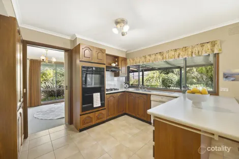 Property photo of 41 Emerald Avenue Macedon VIC 3440