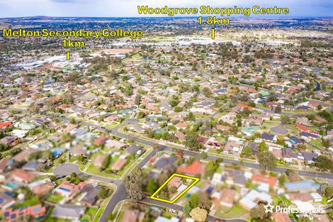 Property photo of 2 Ramona Place Melton West VIC 3337