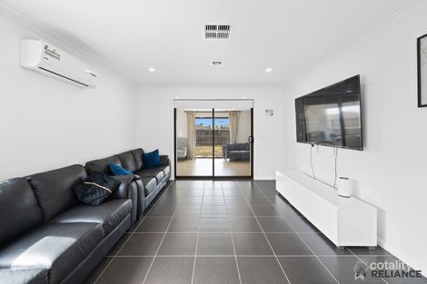 Property photo of 63 James Melrose Drive Brookfield VIC 3338