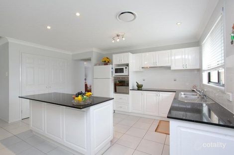 Property photo of 17 Sassin Crescent Medowie NSW 2318