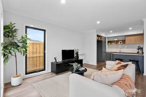 Property photo of 24 Argant Loop Sunbury VIC 3429