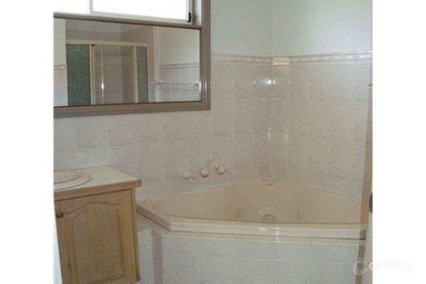 Property photo of 2 Carlyle Street Maidstone VIC 3012