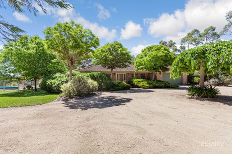 Property photo of 18 Kumbari Court New Gisborne VIC 3438