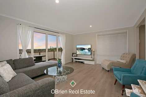 Property photo of 19 Fleming Terrace Pakenham VIC 3810