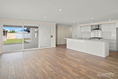 Property photo of 14 Provincia Parade Yalyalup WA 6280