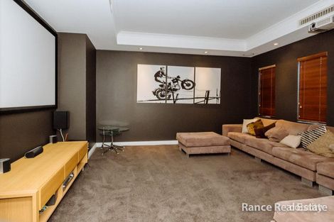 Property photo of 6 Sycon Way Karrinyup WA 6018