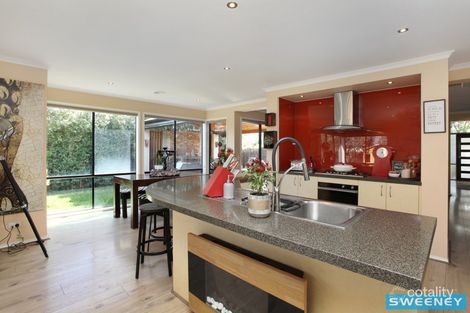 Property photo of 20 Dunstall Gardens Caroline Springs VIC 3023