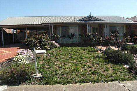 Property photo of 3 Honeyeater Crescent Taylors Lakes VIC 3038