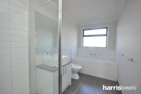 Property photo of 81A Elmslie Drive Cranbourne East VIC 3977