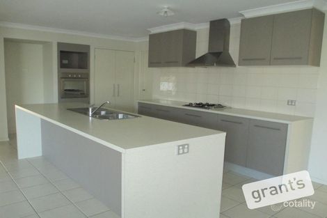 Property photo of 17 River Red Grove Pakenham VIC 3810