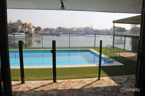 35 Vaggelas Cres, Biggera Waters, QLD 4216