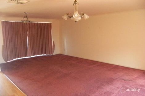 Property photo of 3 Honeyeater Crescent Taylors Lakes VIC 3038