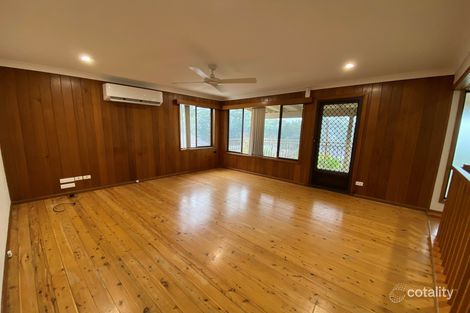 18 Jeannie Cres, Berkeley Vale, NSW 2261