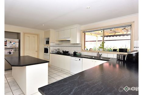 Property photo of 35 Winners Circle Aspendale Gardens VIC 3195