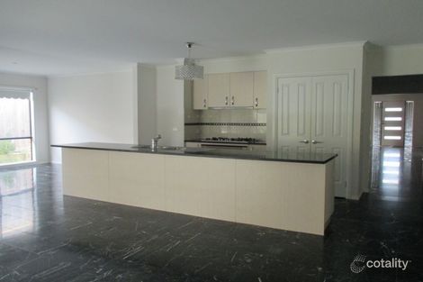 Property photo of 2 Misty Close Berwick VIC 3806