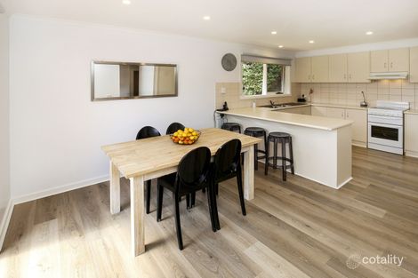 Property photo of 34 Farnham Crescent Mill Park VIC 3082