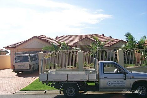Property photo of 48 Lakeshore Drive Helensvale QLD 4212