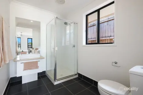 Property photo of 9 Ellenborough Avenue Ormeau Hills QLD 4208