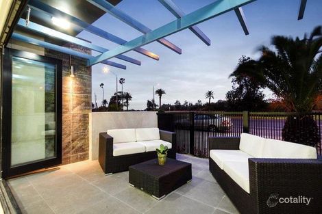 1/301 Beaconsfield Pde, Middle Park, VIC 3206