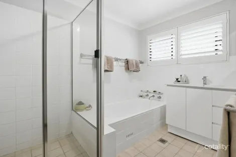 Property photo of 94 Burrendong Way Orange NSW 2800