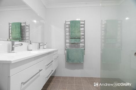 Property photo of 1/13 Emerald Close Caves Beach NSW 2281