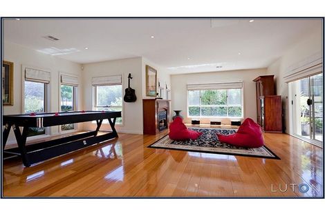 Property photo of 4 Weeroona Place Jerrabomberra NSW 2619