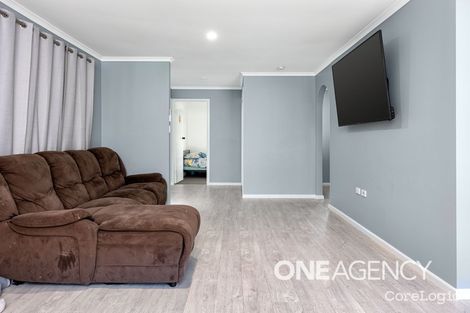 Property photo of 21 Pinaroo Drive Glenfield Park NSW 2650