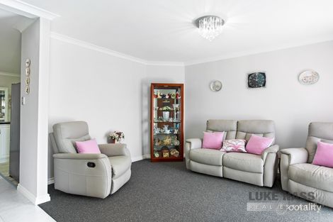 Property photo of 34 Chisholm Circle Seville Grove WA 6112